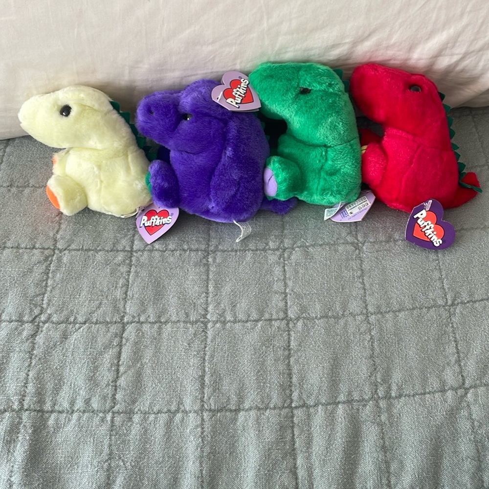 Puffkins dinosaur set